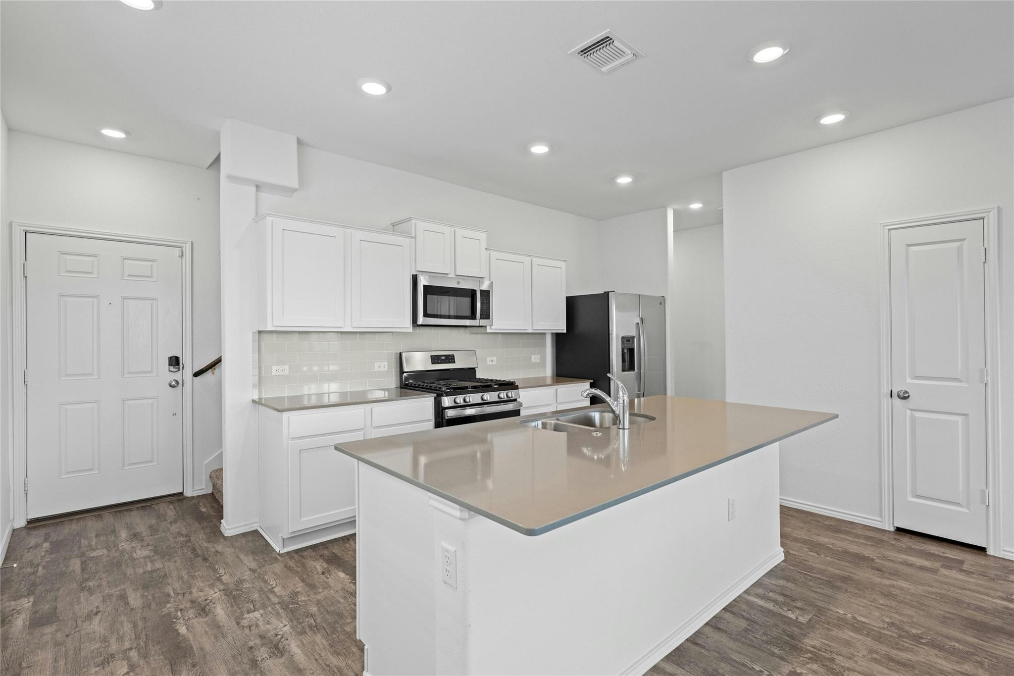 15216 Spruce Frost Cv # B, Del Valle, TX 78617