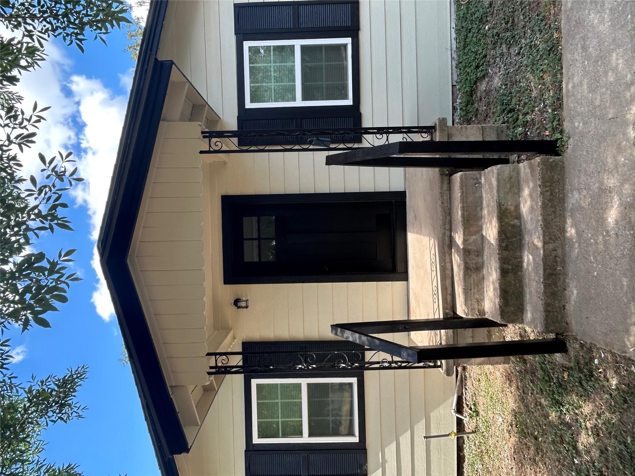 317 Webb St, Smithville, TX 78957