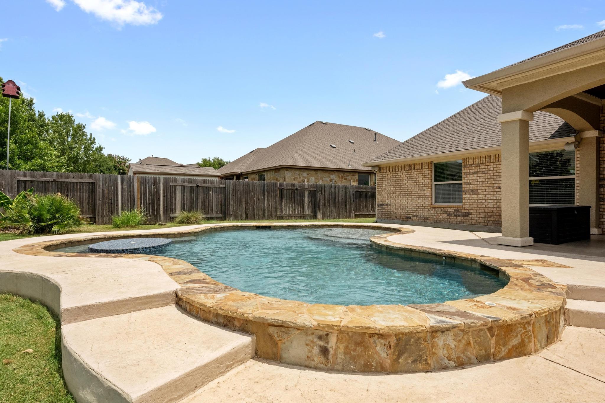 136 Firefall Ln, Austin, TX 78737