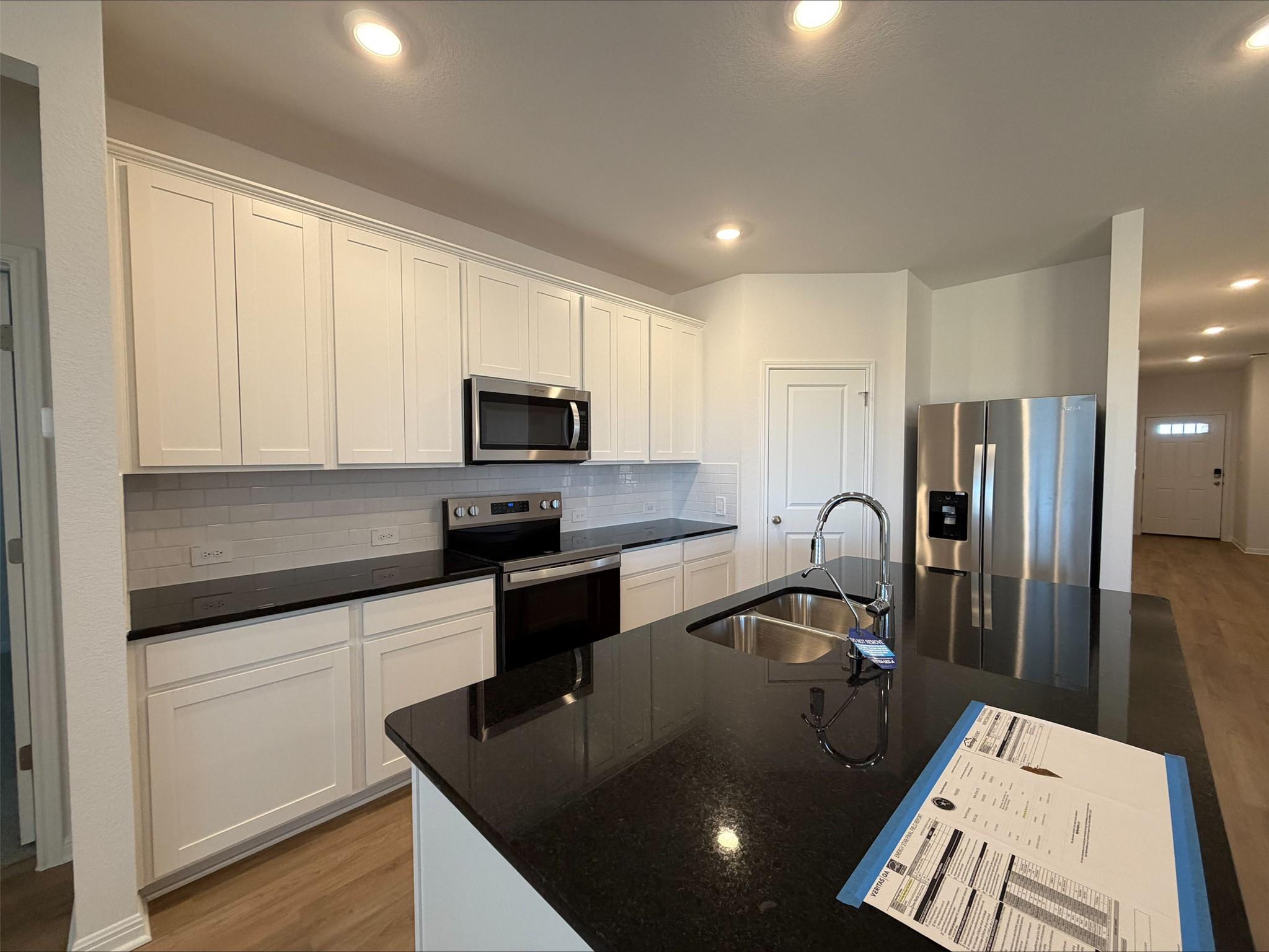 108 Honey Bee Rd, Jarrell, TX 76537