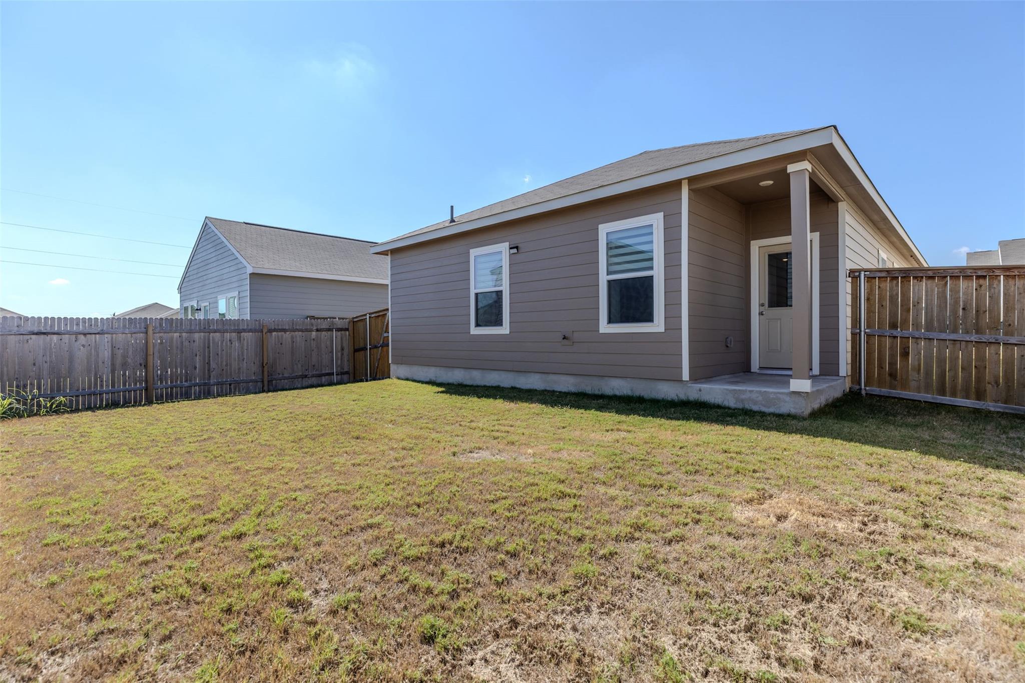 104 Enforcer Loop, Jarrell, TX 76537