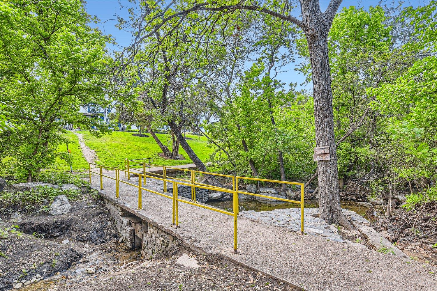 221 Park Ln, Austin, TX 78704