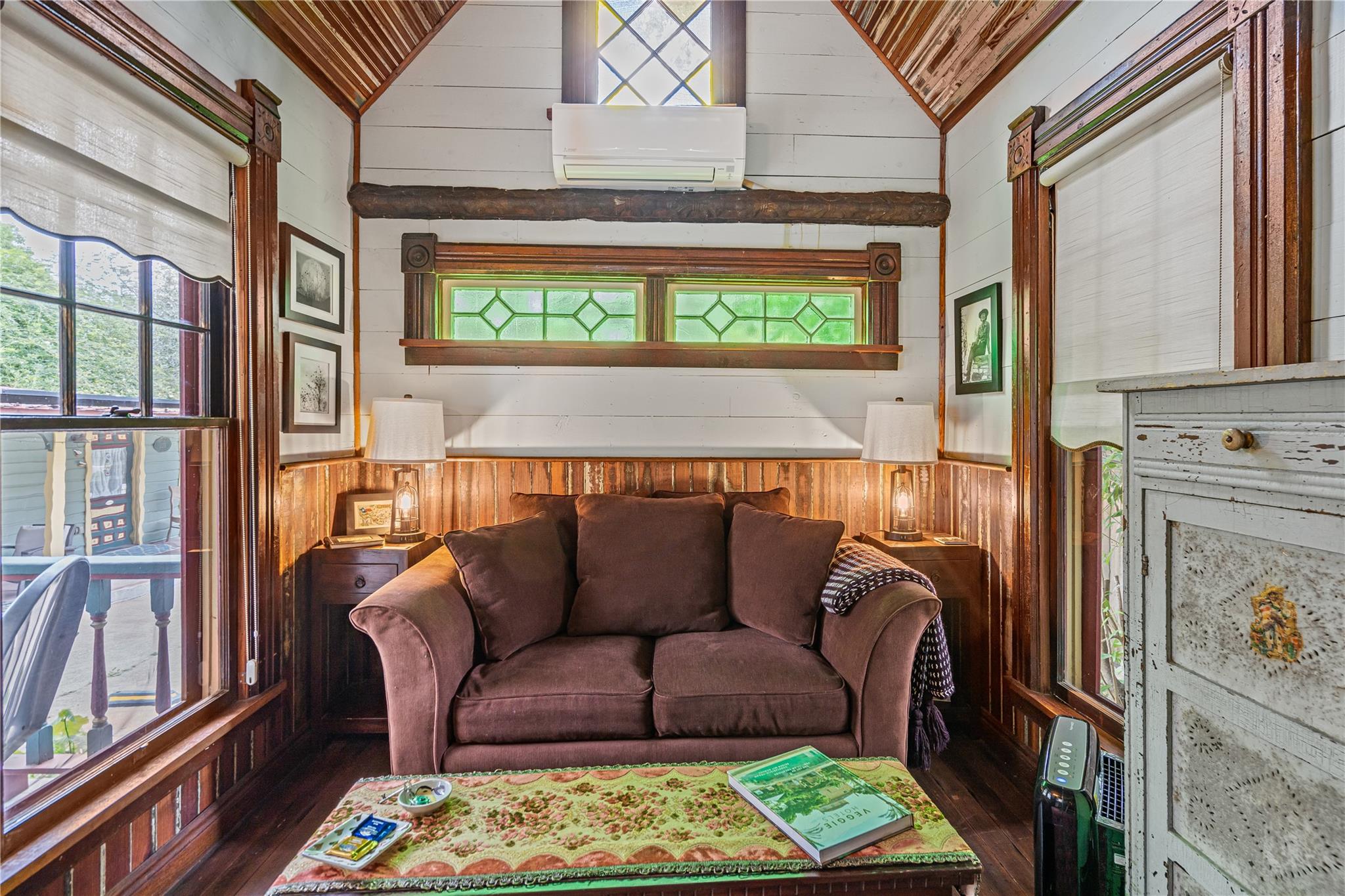 221 Park Ln, Austin, TX 78704