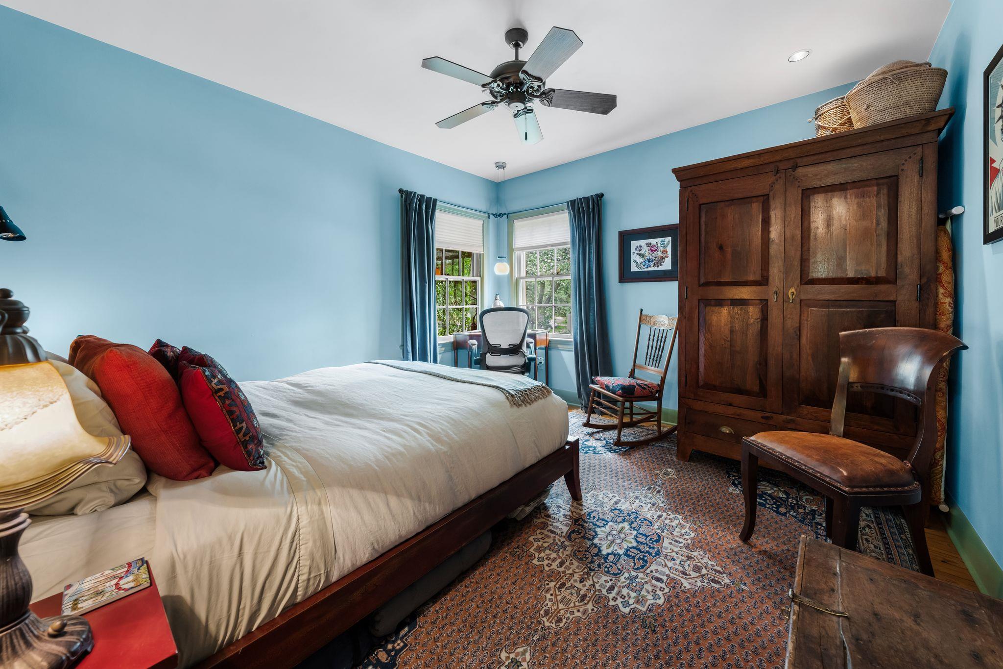 221 Park Ln, Austin, TX 78704