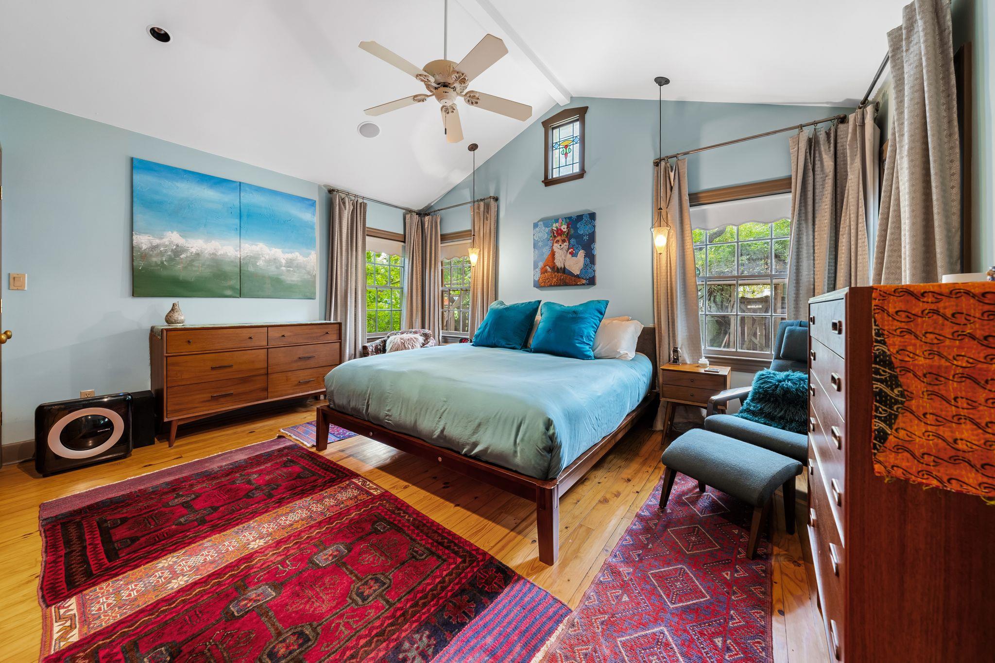 221 Park Ln, Austin, TX 78704