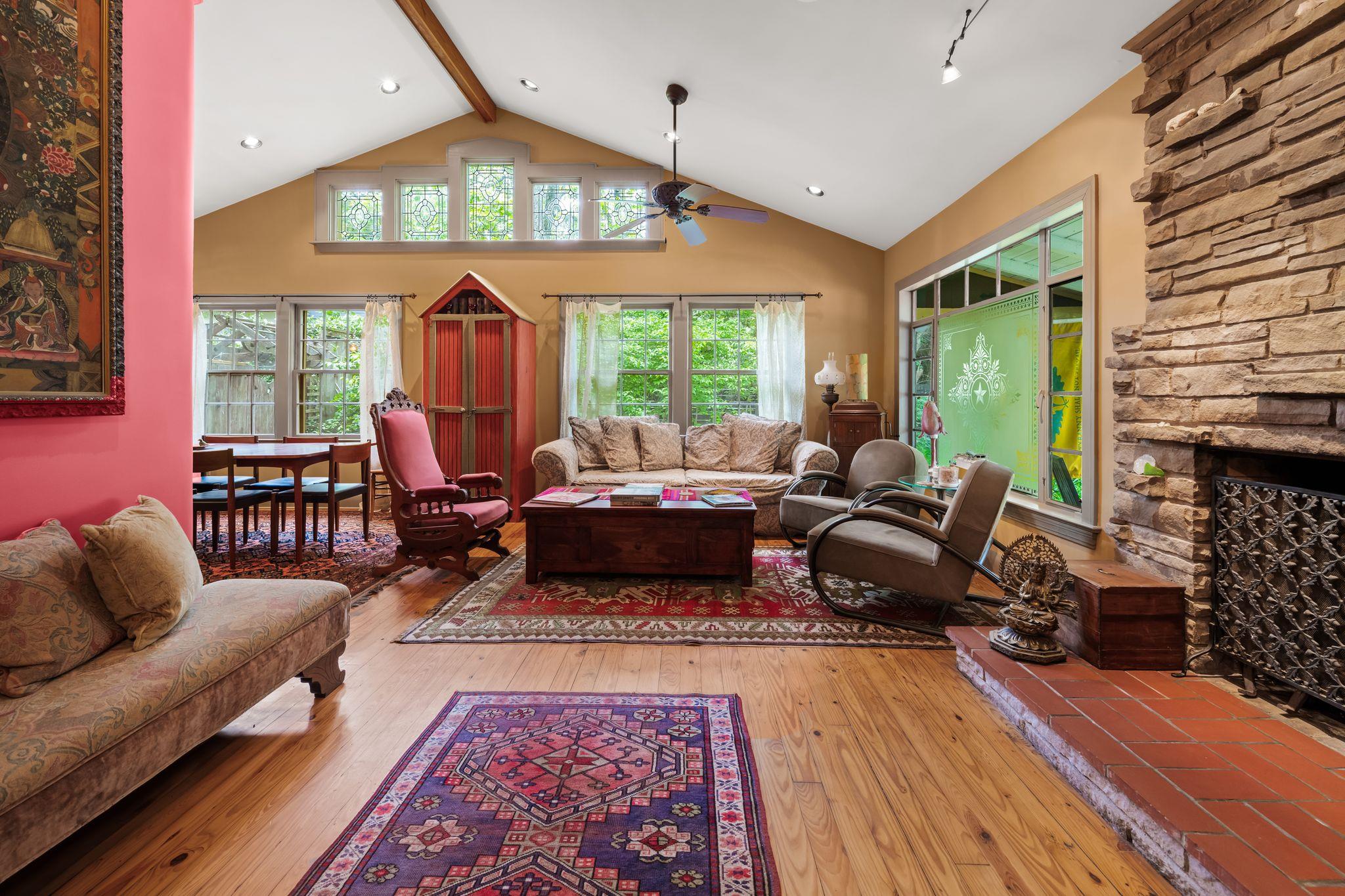 221 Park Ln, Austin, TX 78704