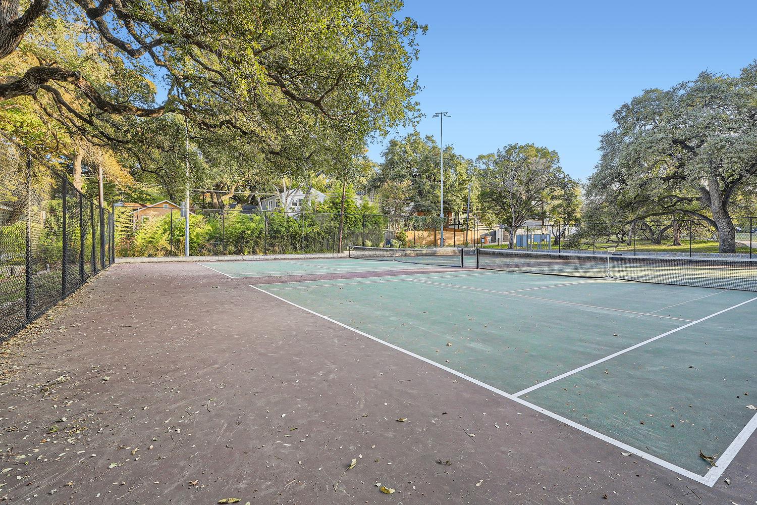 221 Park Ln, Austin, TX 78704