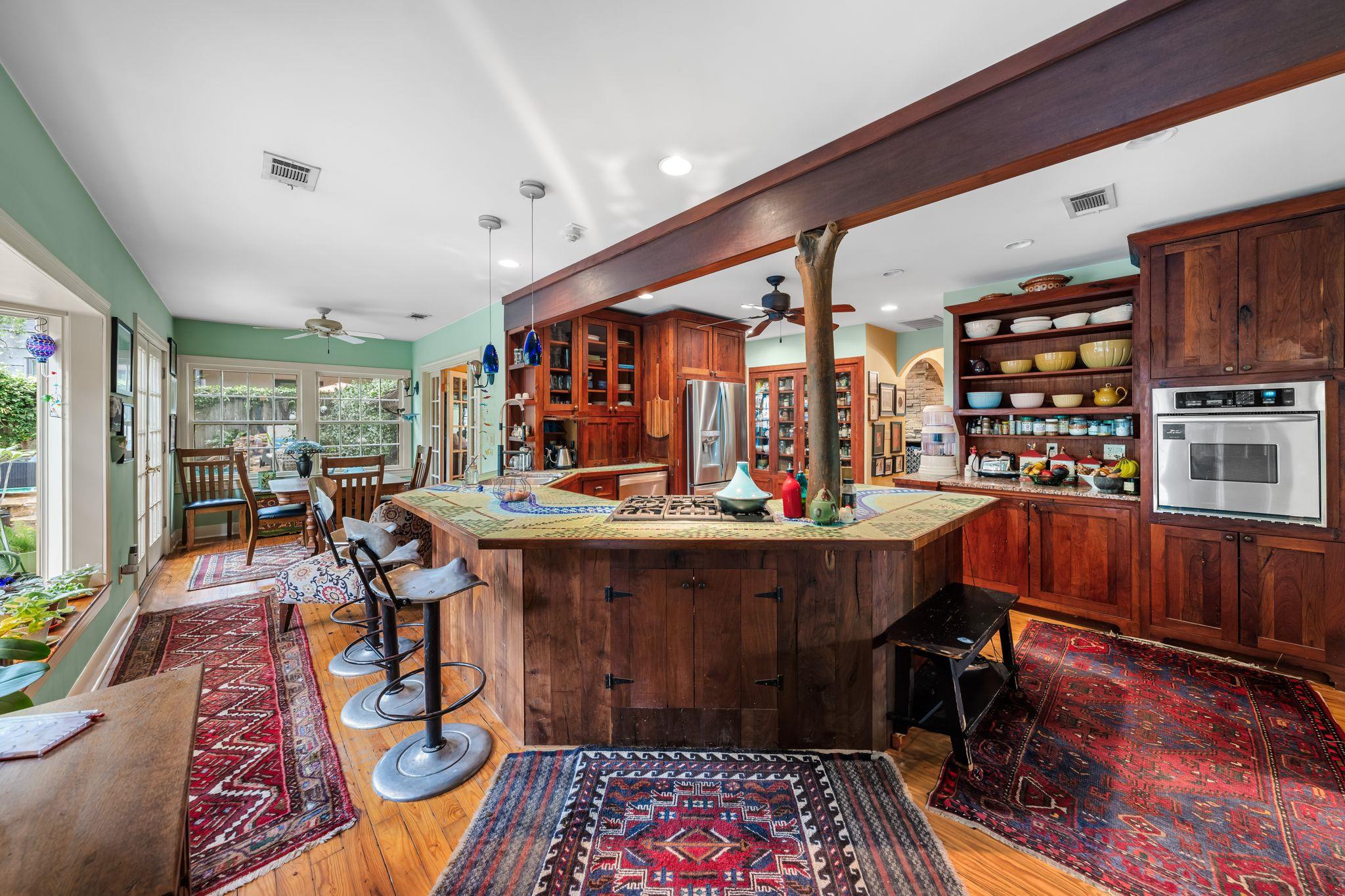 221 Park Ln, Austin, TX 78704