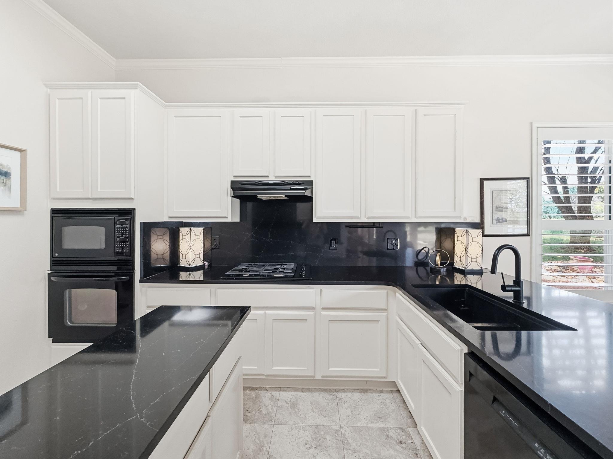 126 Cold Springs Dr, Georgetown, TX 78633