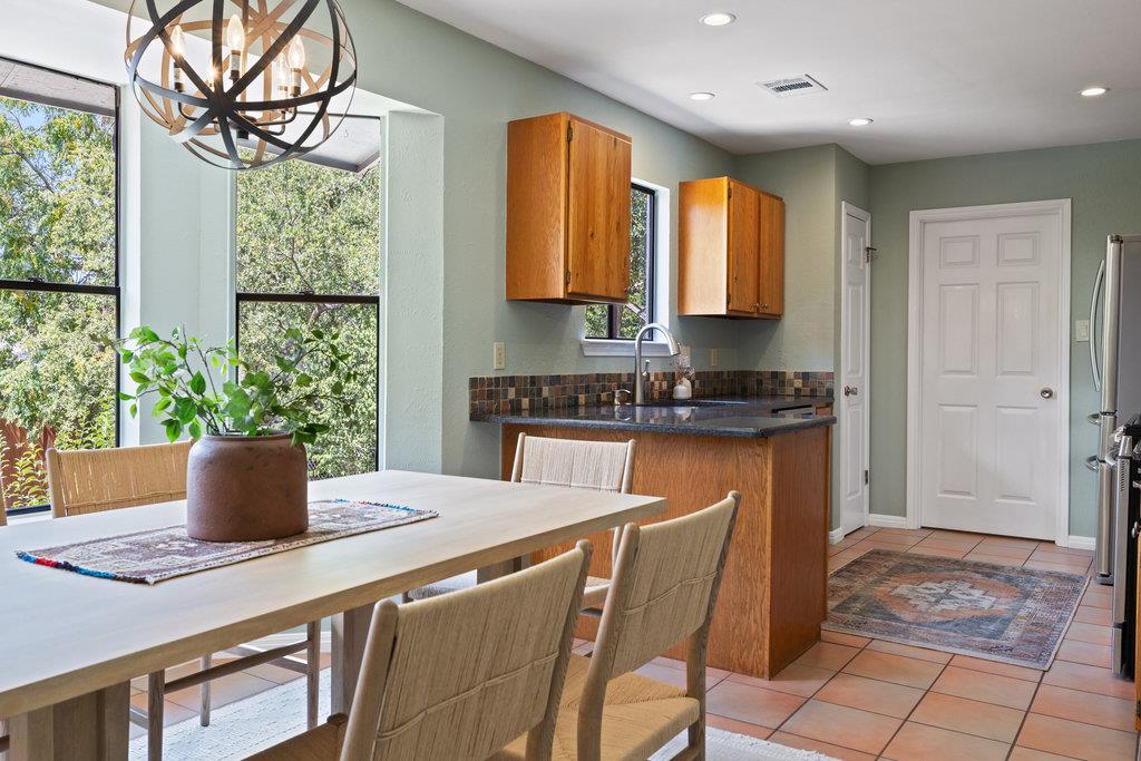 7812 Turquoise Trl, Austin, TX 78749