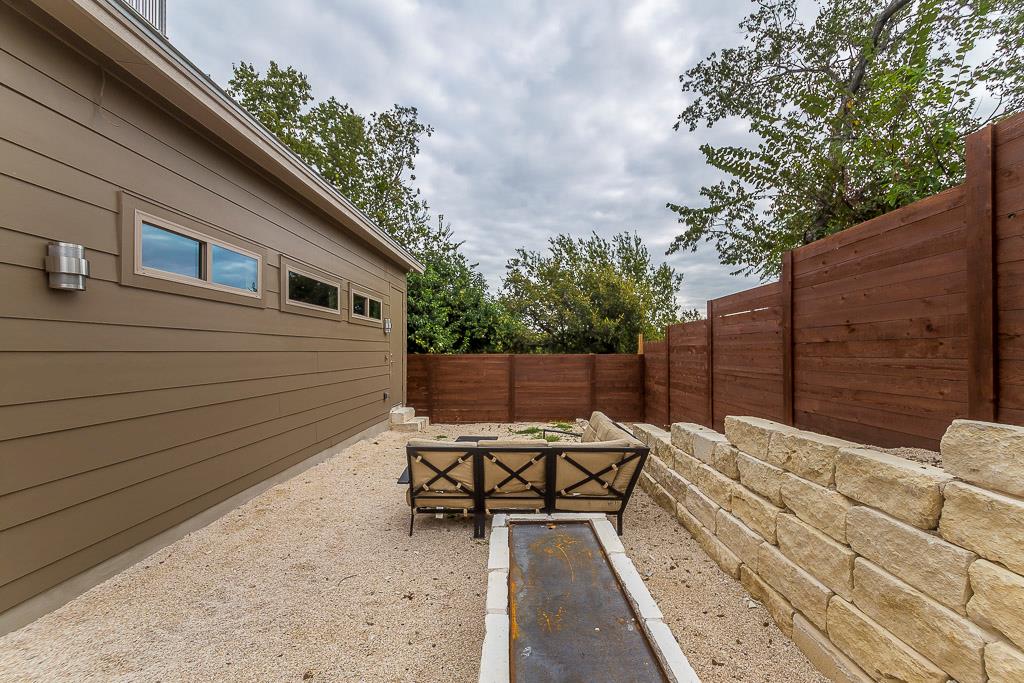 2501 E 9th St, Austin, TX 78702