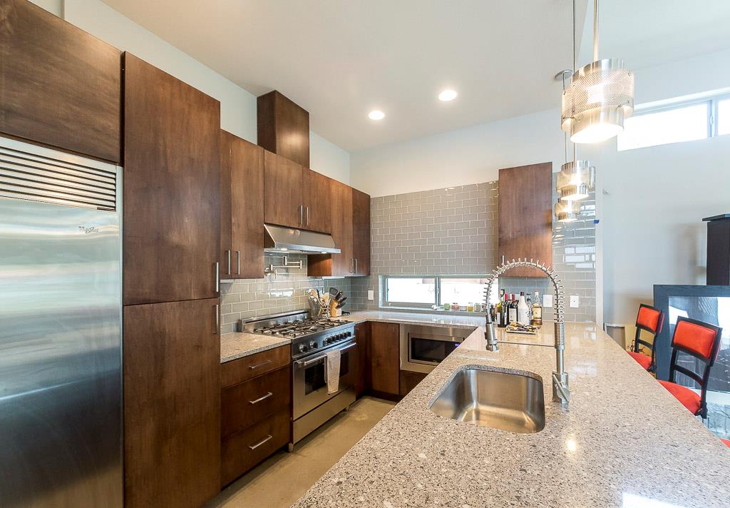 2501 E 9th St, Austin, TX 78702