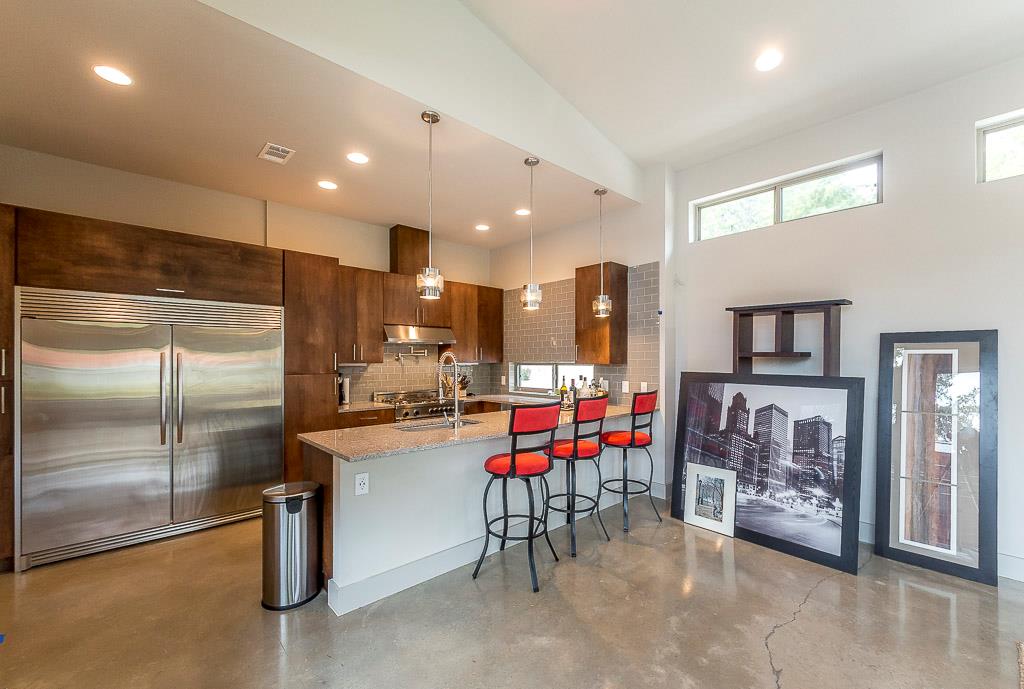 2501 E 9th St, Austin, TX 78702