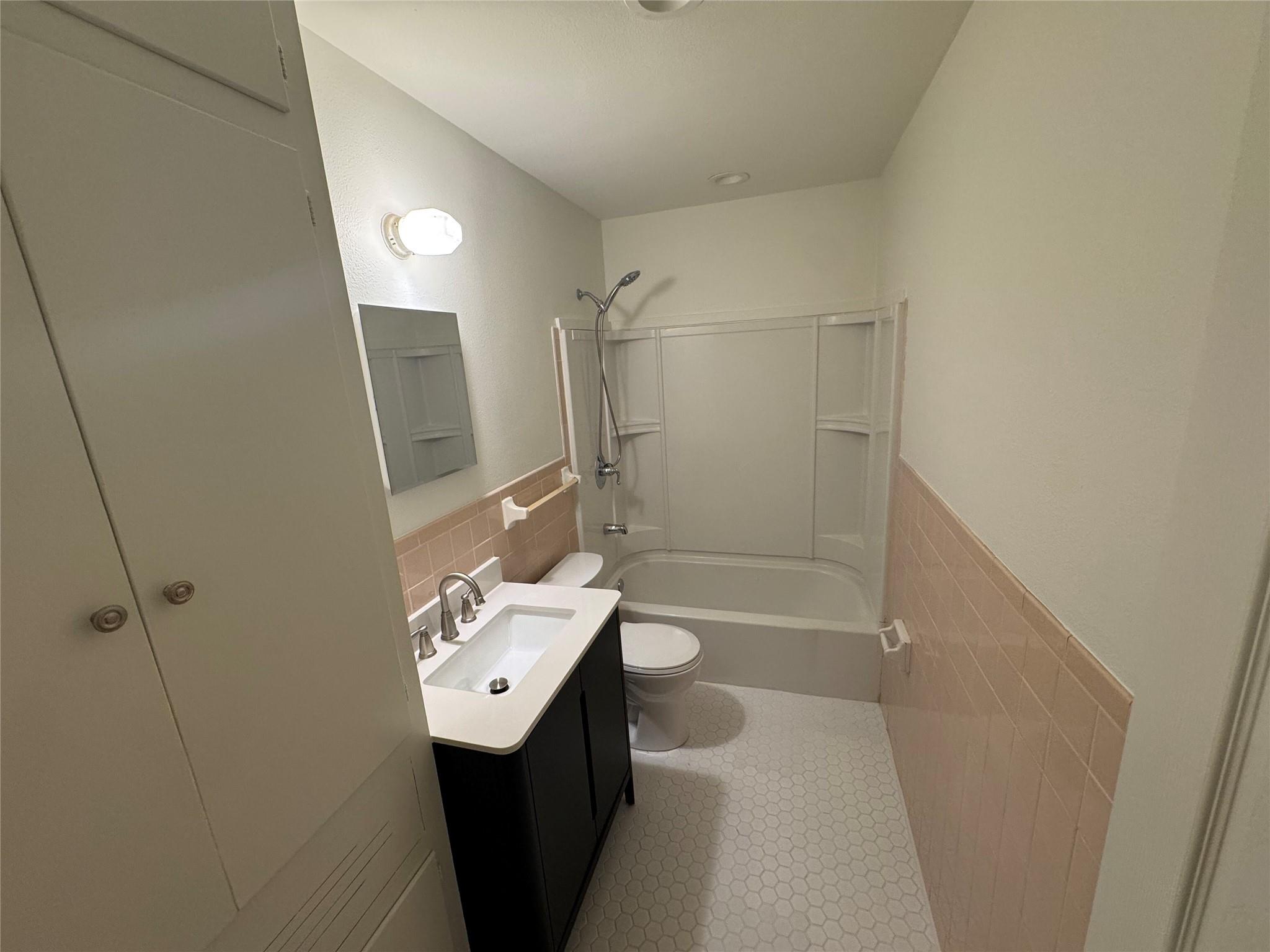 2514 W 12th St # D, Austin, TX 78703