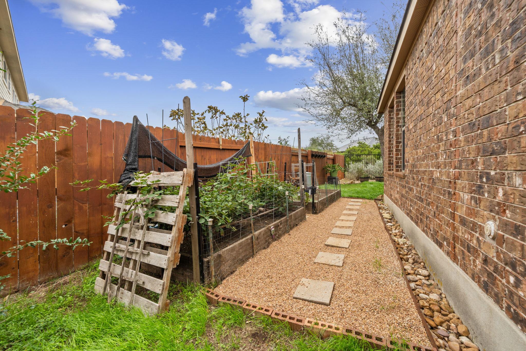 232 Wild Rose Dr, Austin, TX 78737