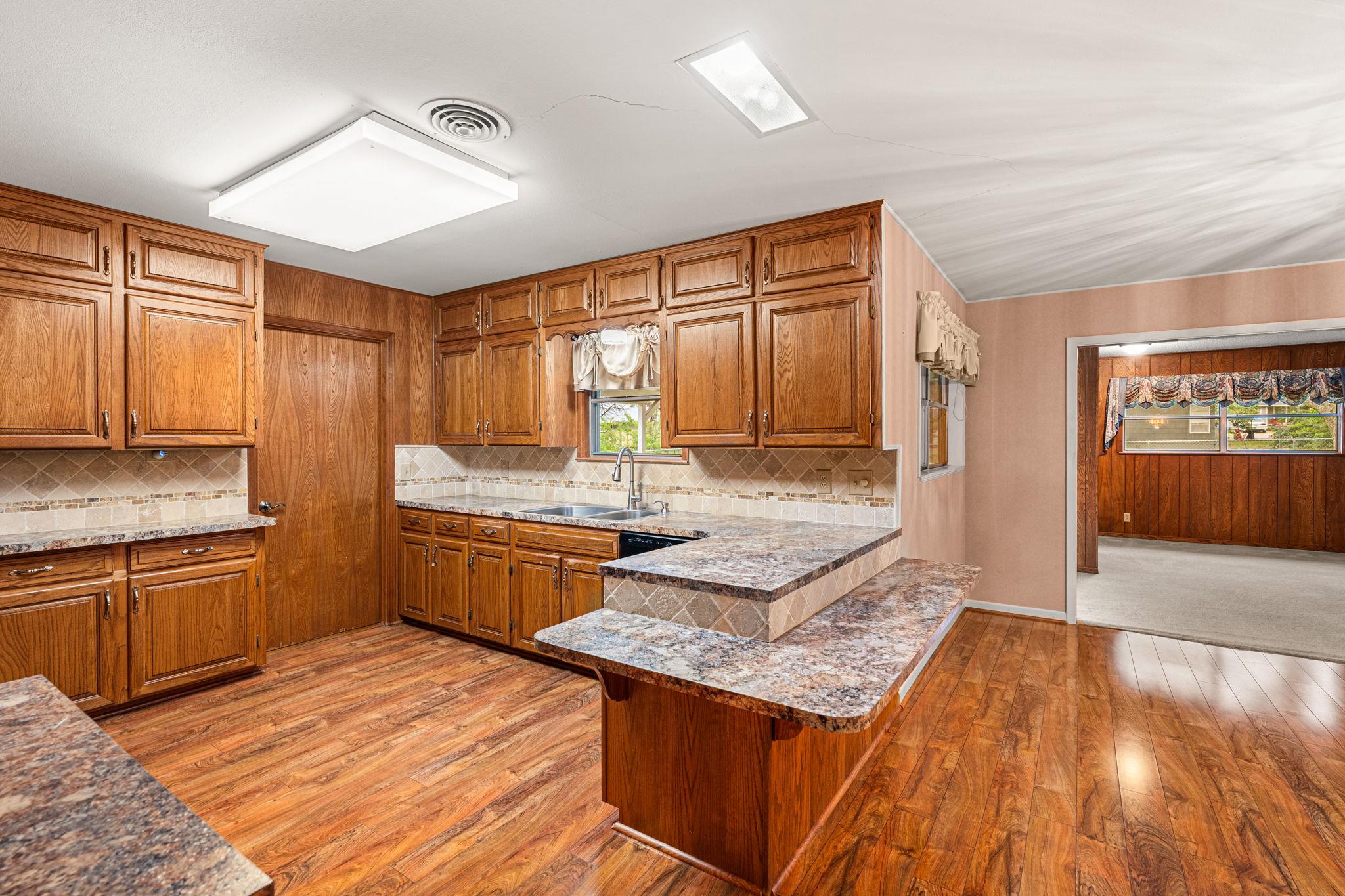 1800 Barbara St, Austin, TX 78757