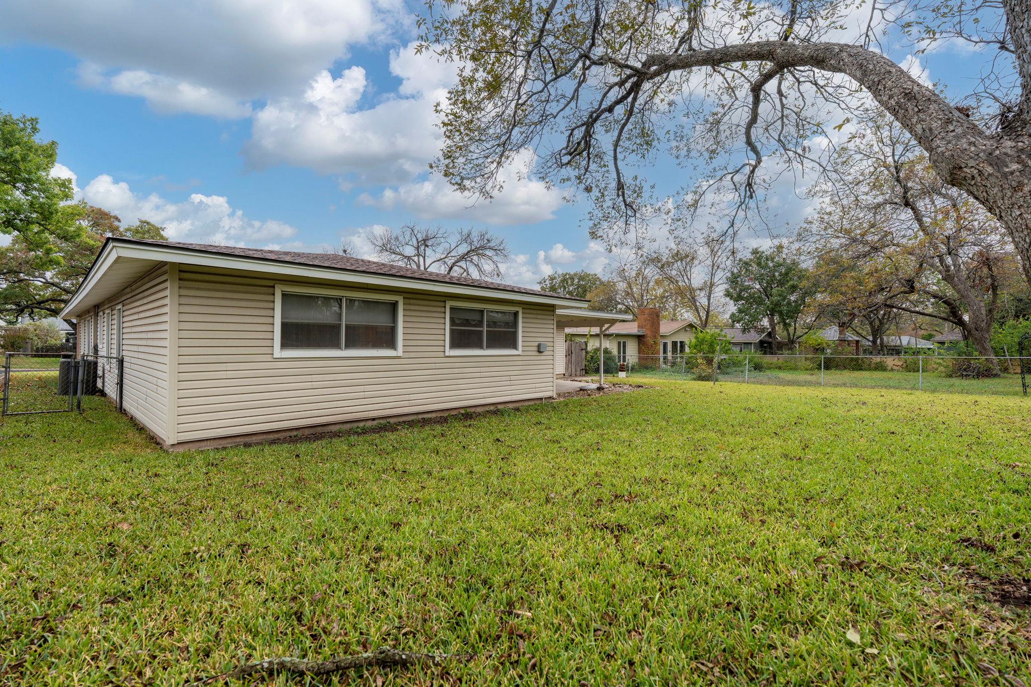 1800 Barbara St, Austin, TX 78757