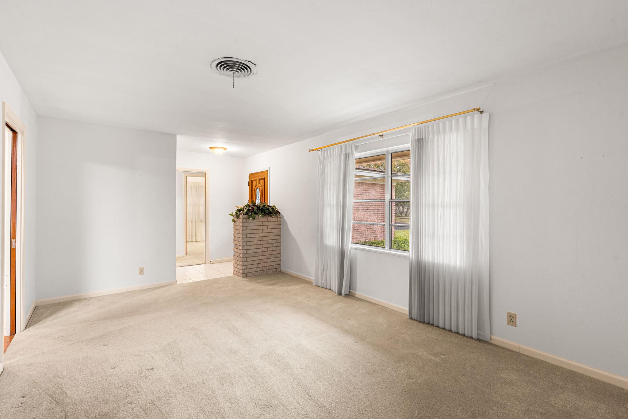 1800 Barbara St, Austin, TX 78757