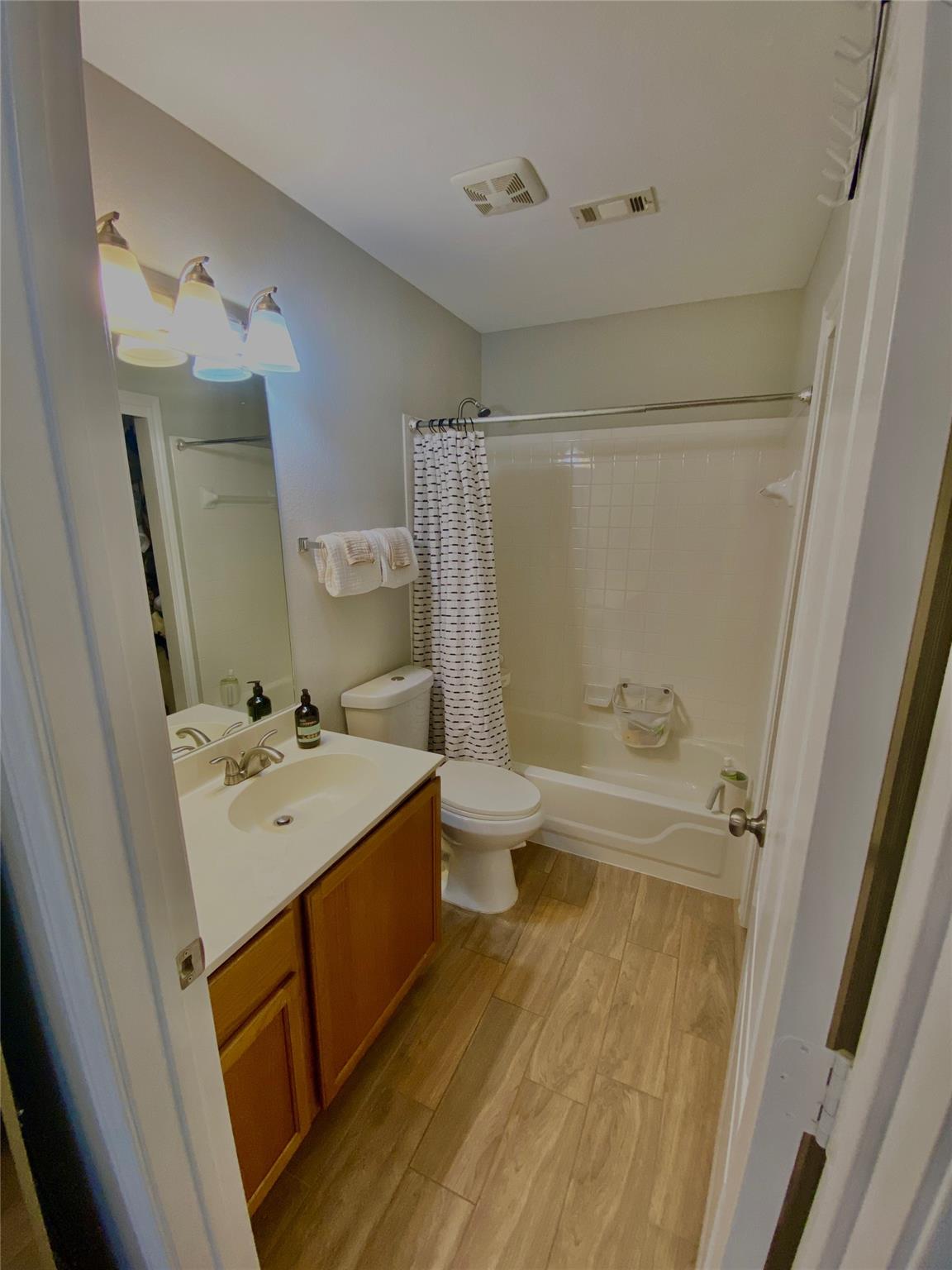 11901 Swearingen Dr # 117, Austin, TX 78758