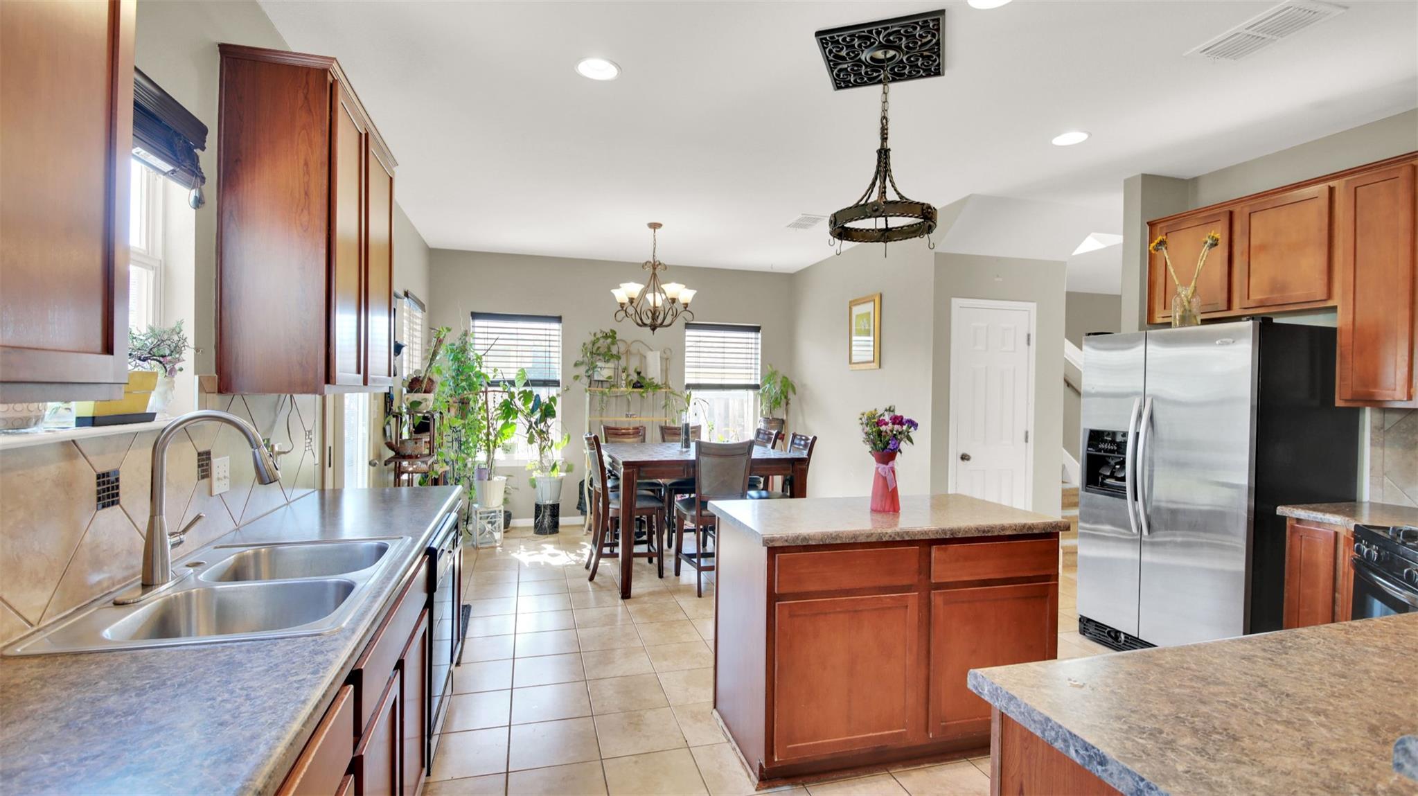 2132 S Callingwood Dr, Austin, TX 78754