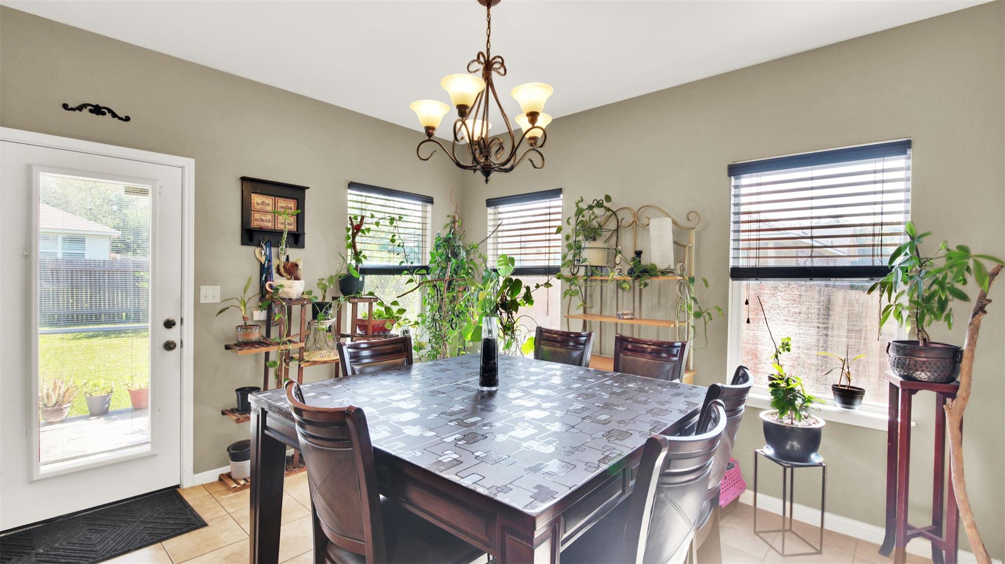 2132 S Callingwood Dr, Austin, TX 78754