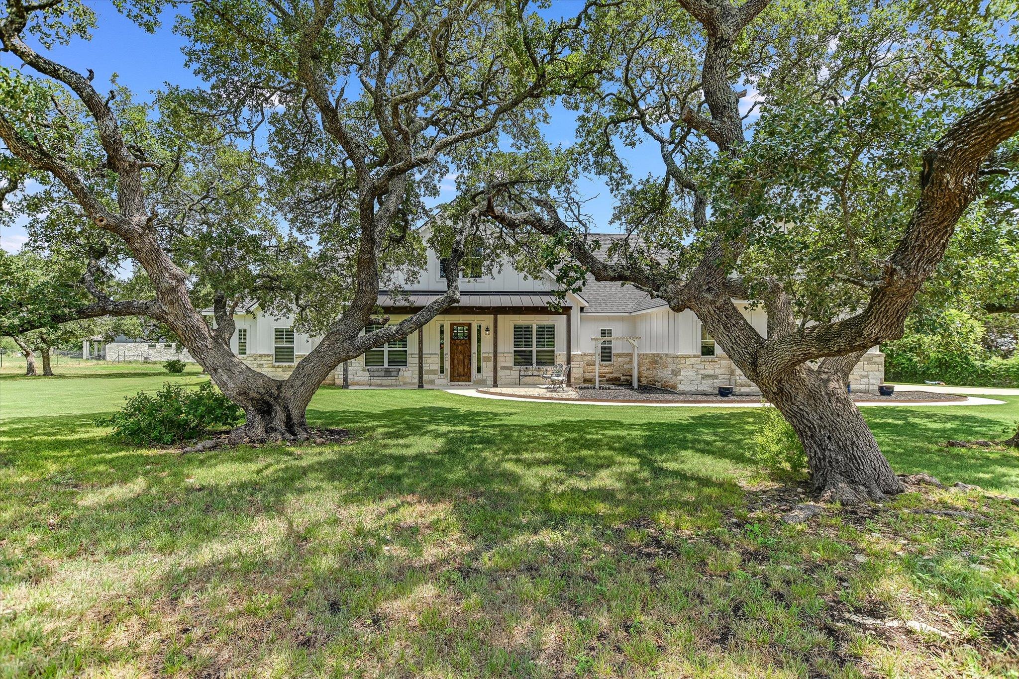 815 County Road 207, Liberty Hill, TX 78642