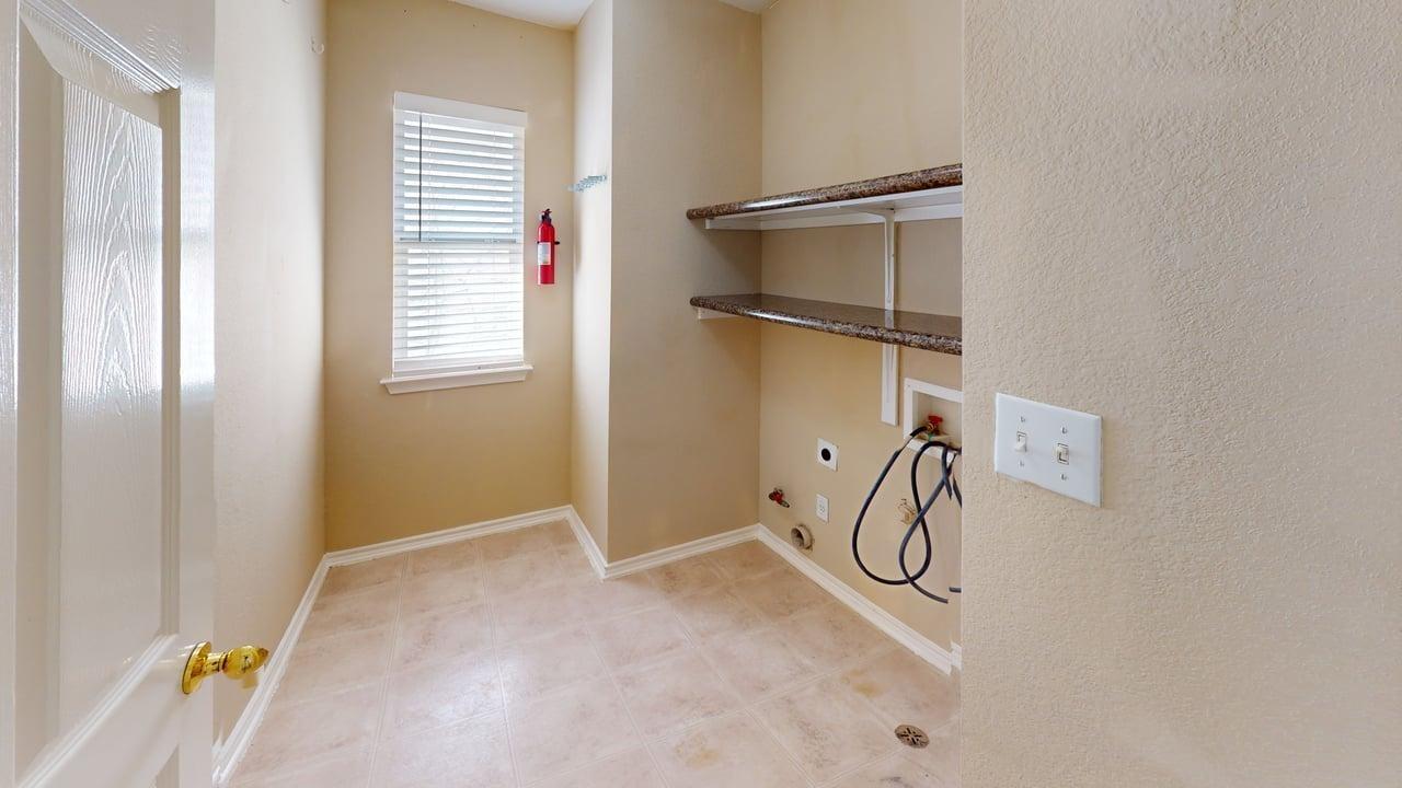 1716 Rosenborough Ln S, Round Rock, TX 78665