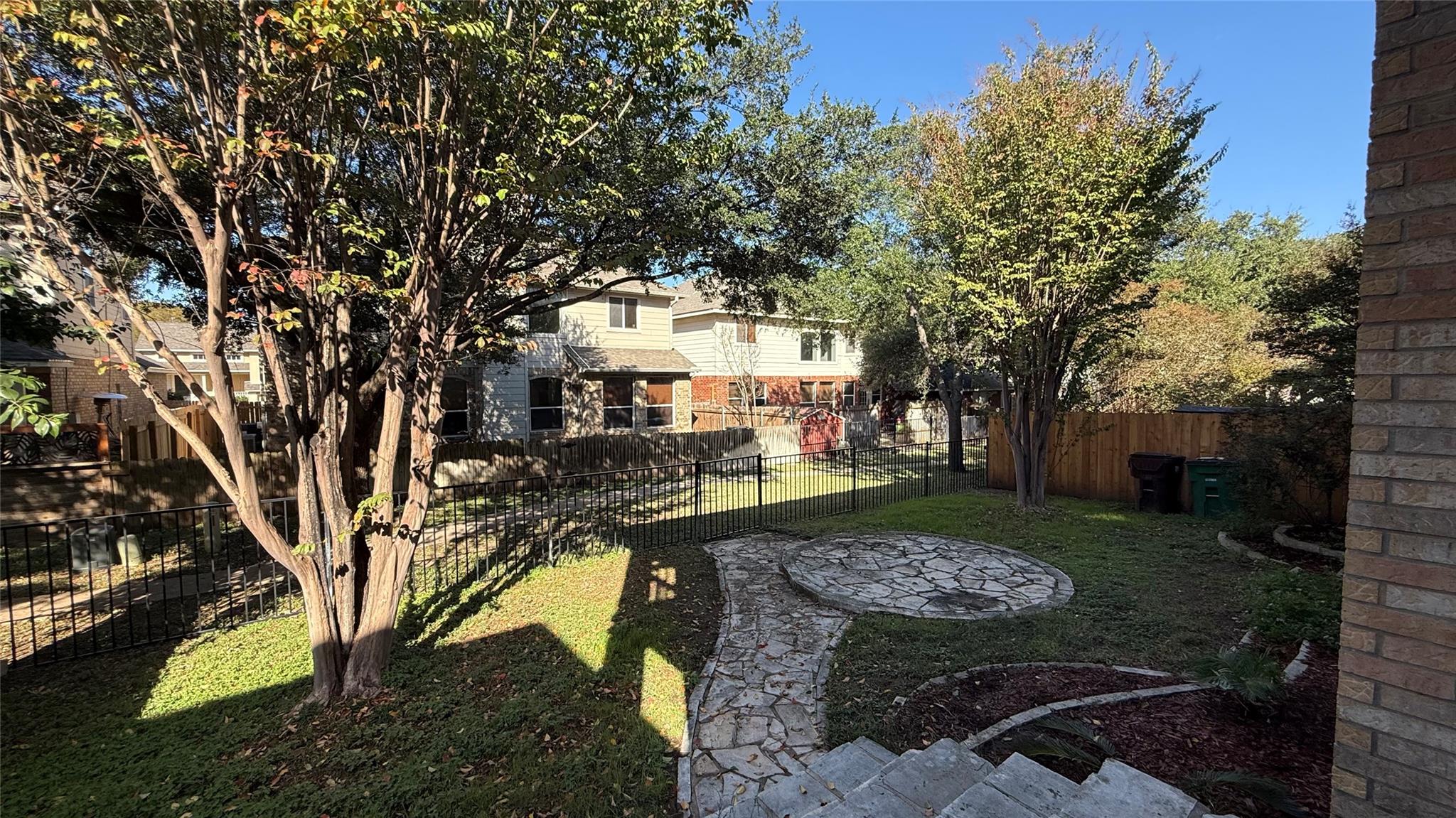 1716 Rosenborough Ln S, Round Rock, TX 78665