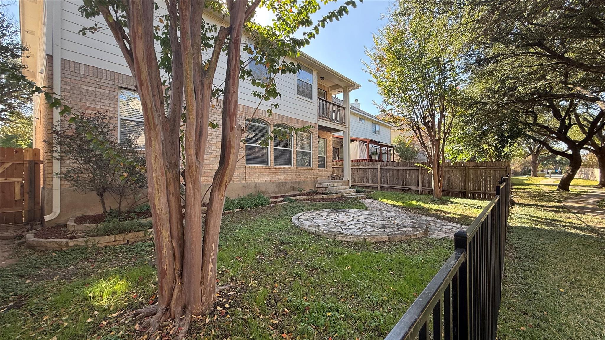 1716 Rosenborough Ln S, Round Rock, TX 78665