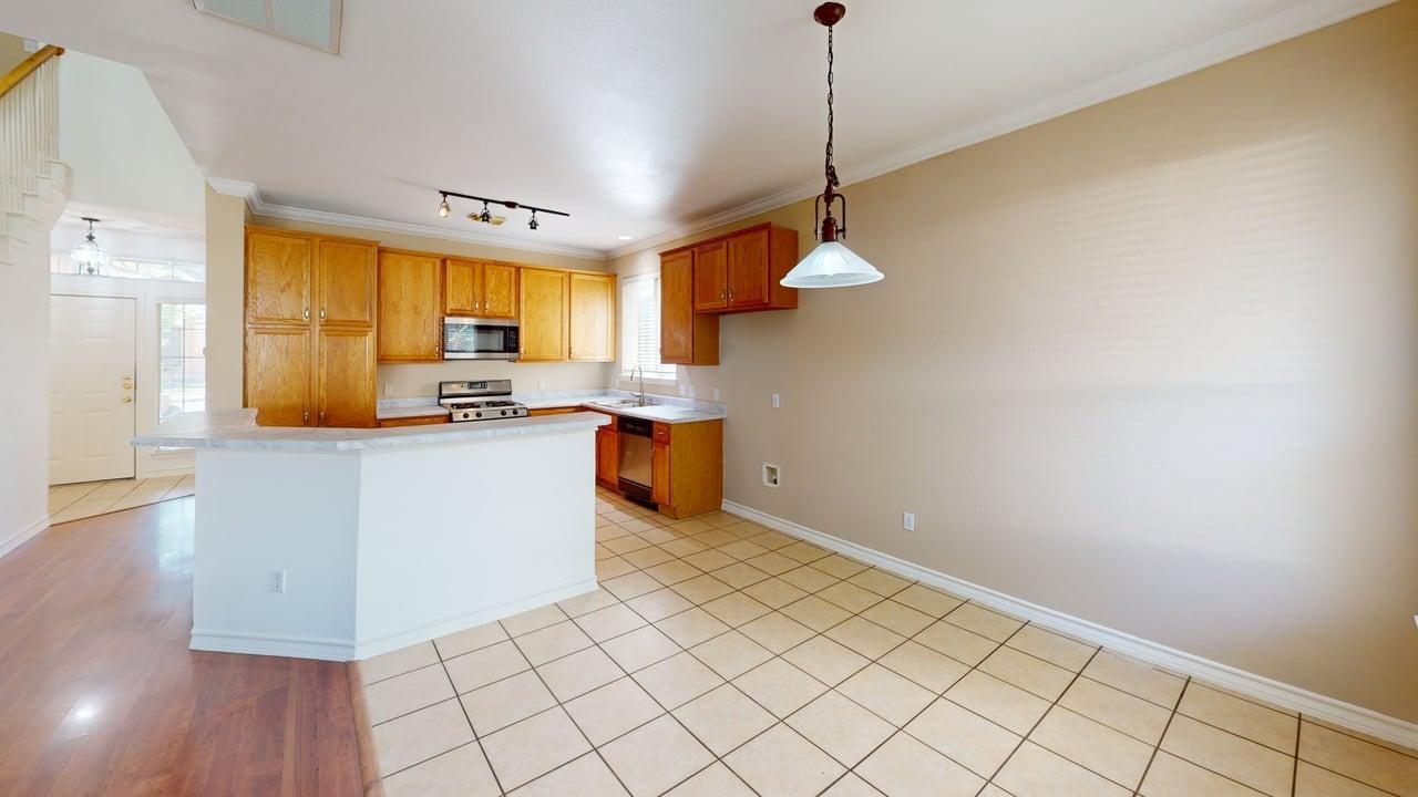 1716 Rosenborough Ln S, Round Rock, TX 78665