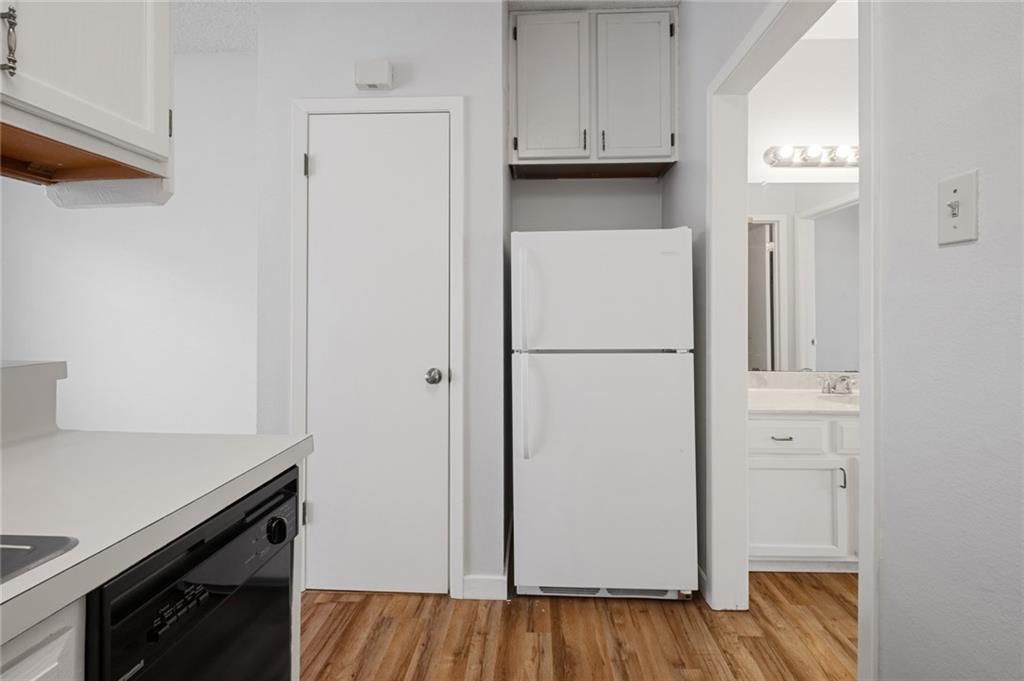 2210 Pearl St # 205, Austin, TX 78705