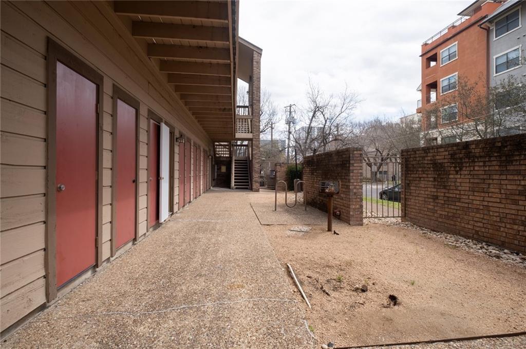 2210 Pearl St # 205, Austin, TX 78705