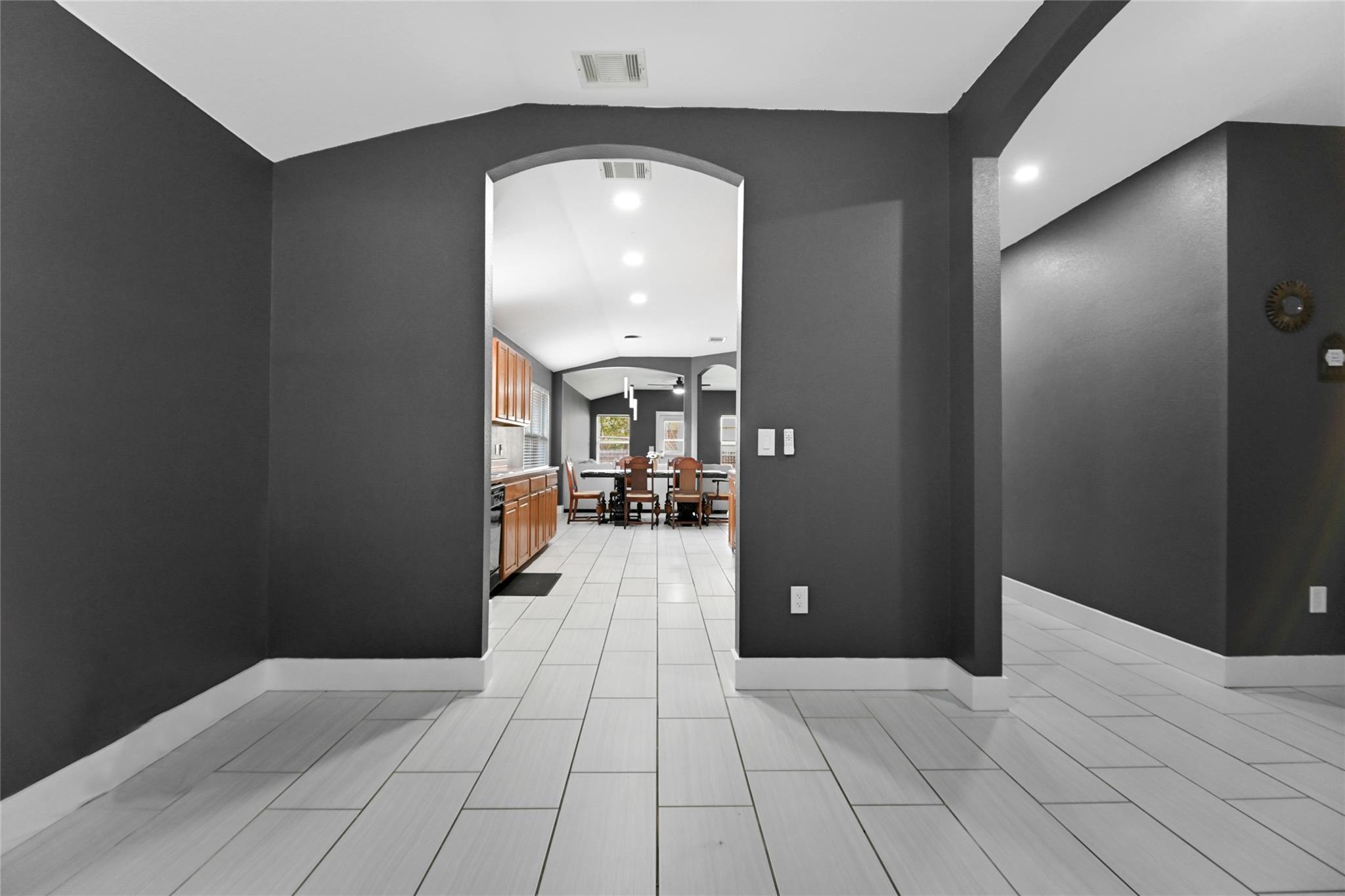 12800 Sky Harbor Dr, Del Valle, TX 78617