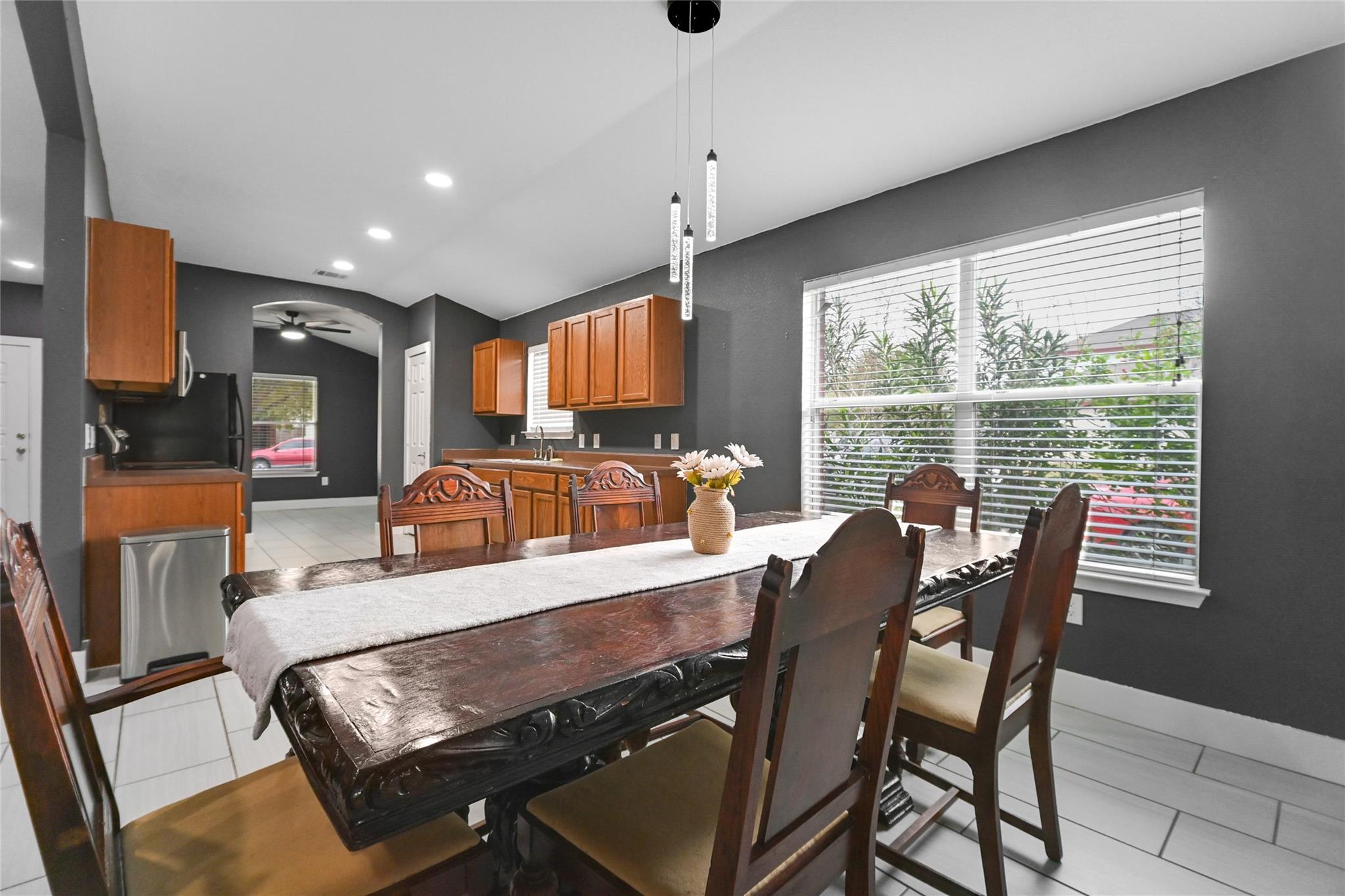 12800 Sky Harbor Dr, Del Valle, TX 78617