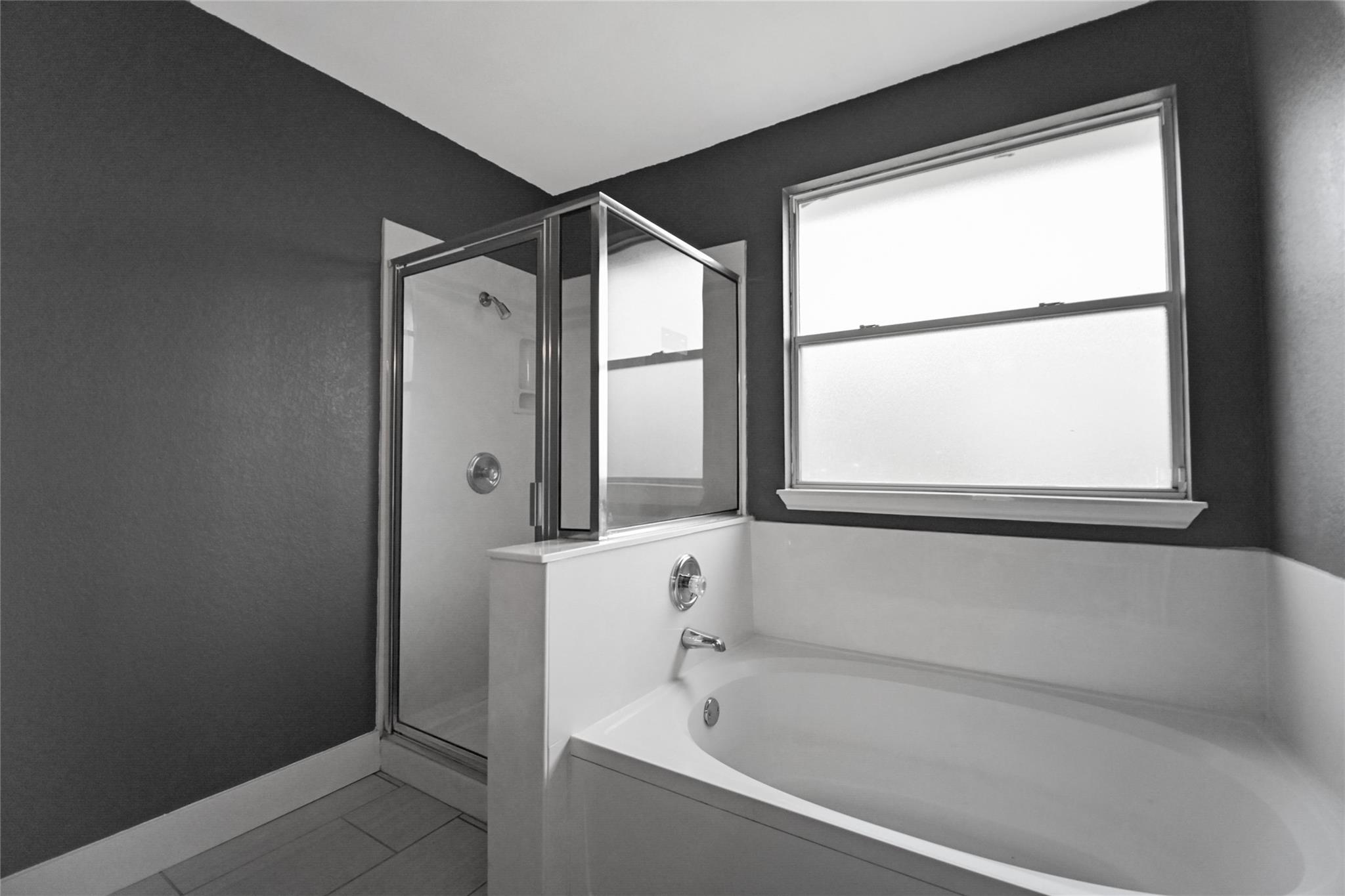 12800 Sky Harbor Dr, Del Valle, TX 78617