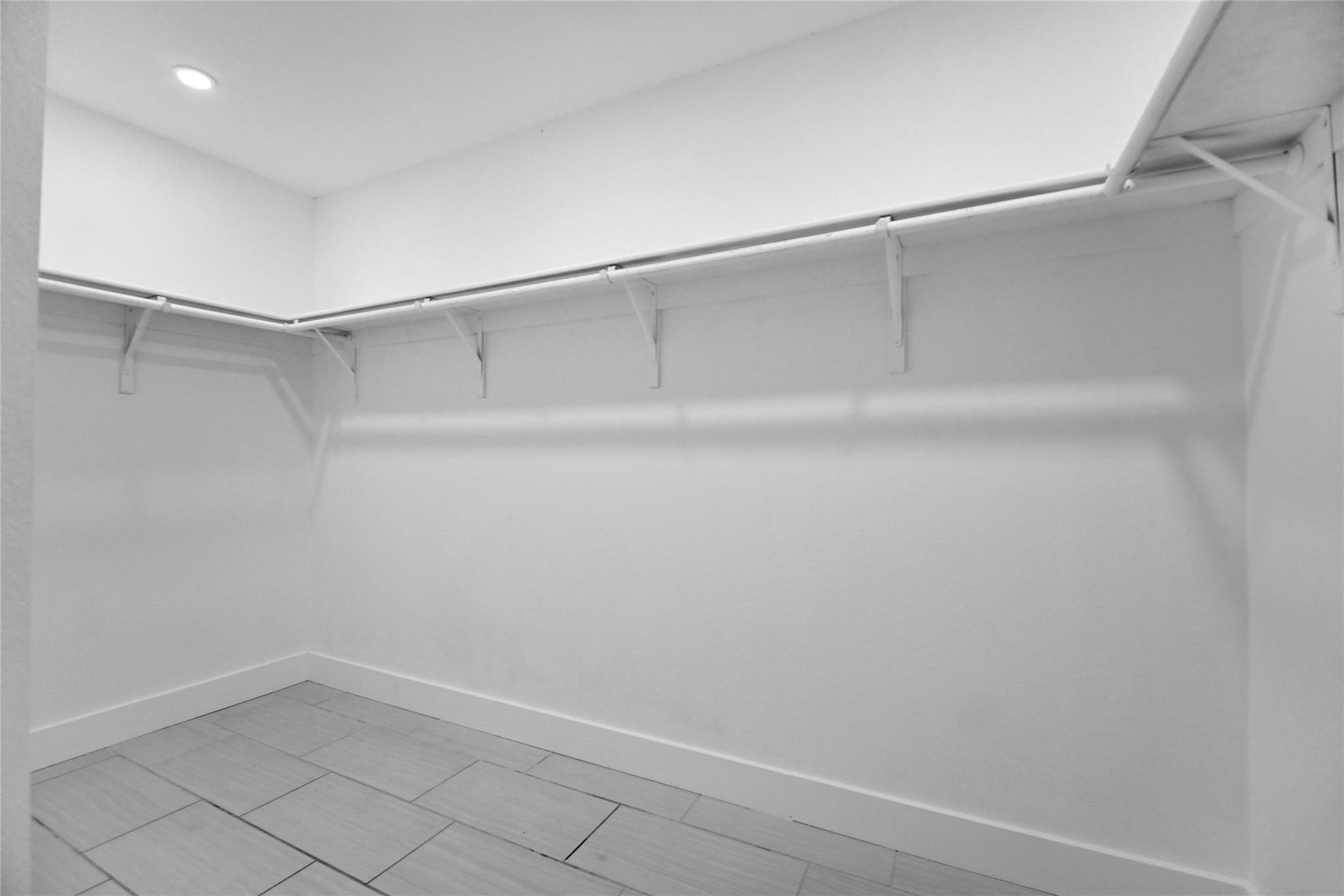 12800 Sky Harbor Dr, Del Valle, TX 78617