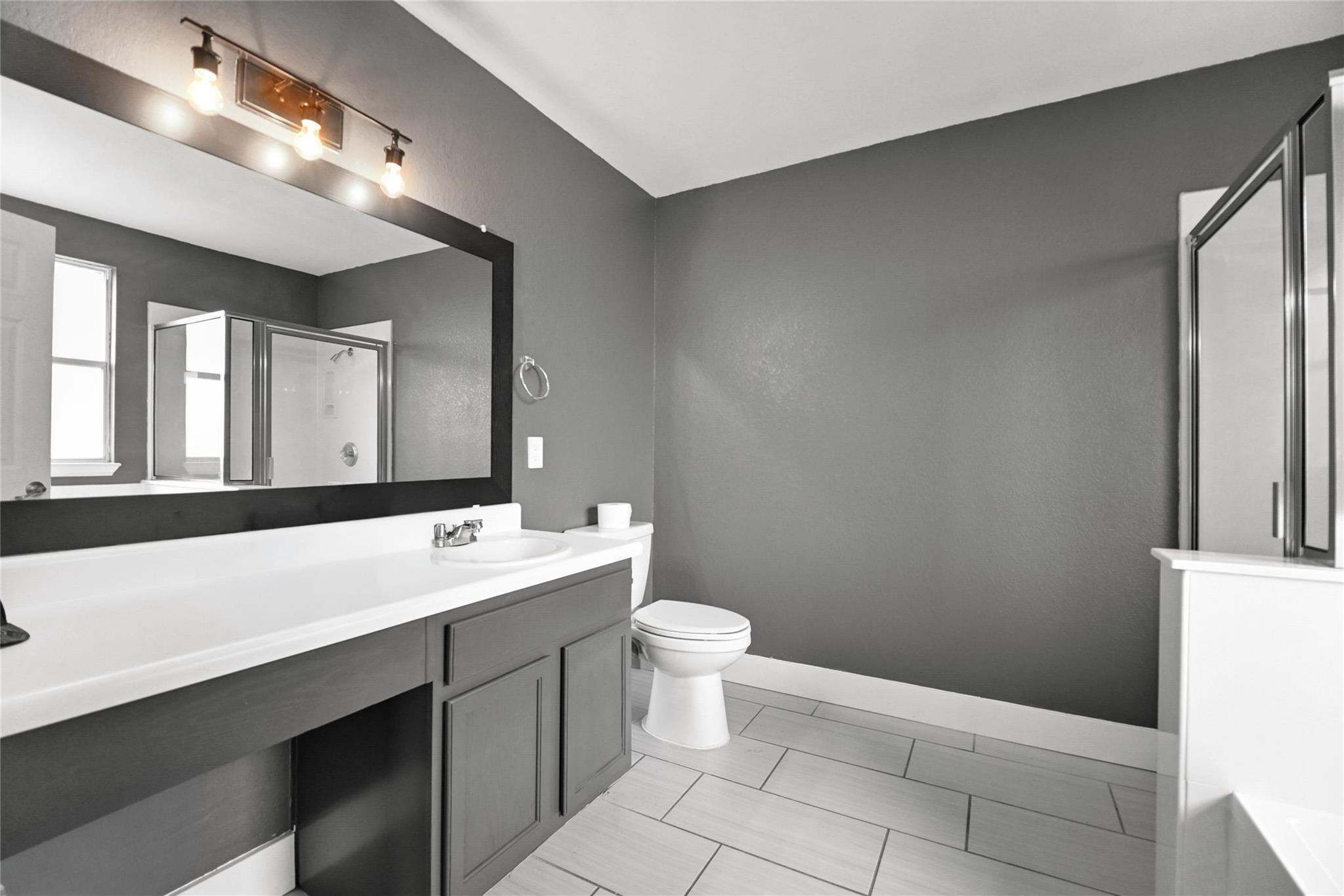 12800 Sky Harbor Dr, Del Valle, TX 78617