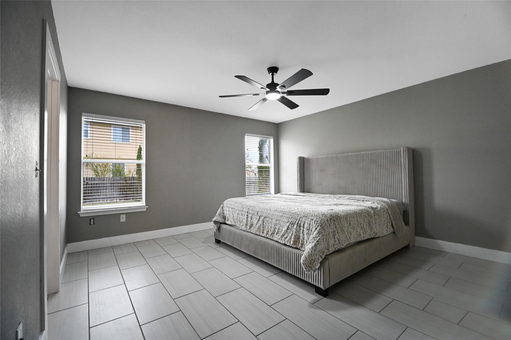 12800 Sky Harbor Dr, Del Valle, TX 78617