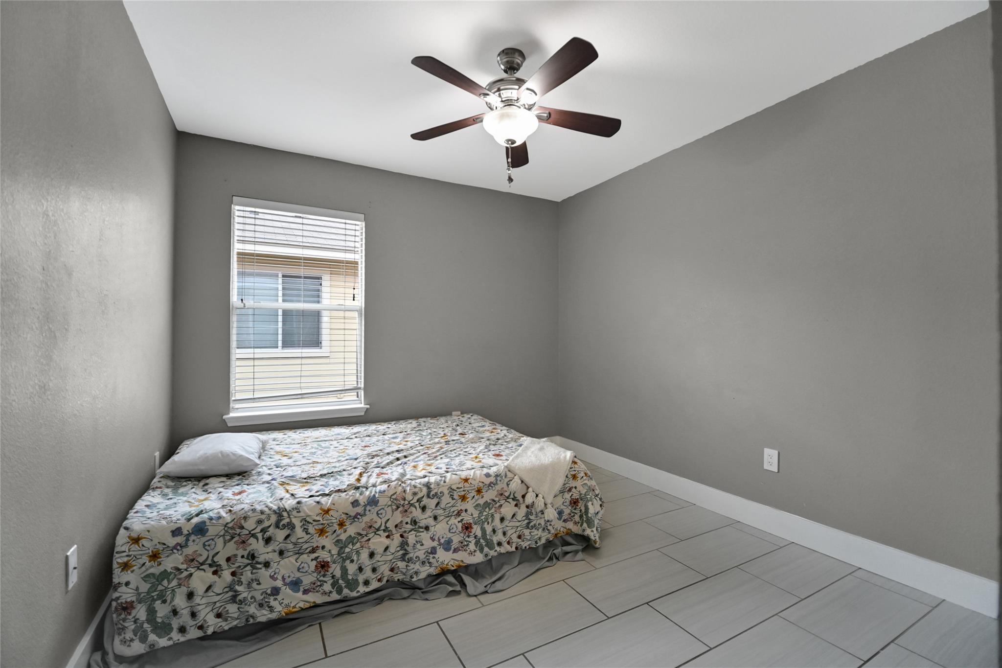 12800 Sky Harbor Dr, Del Valle, TX 78617