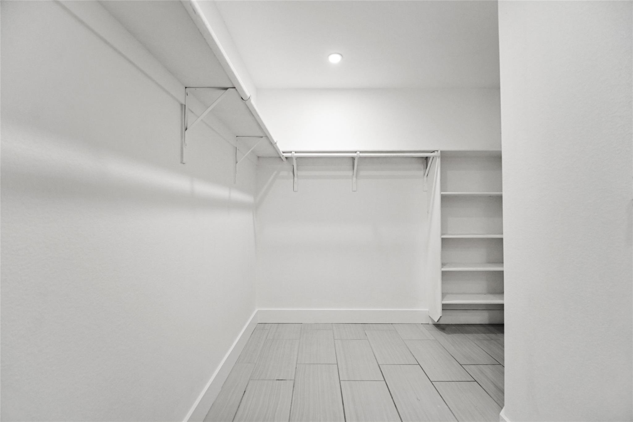 12800 Sky Harbor Dr, Del Valle, TX 78617