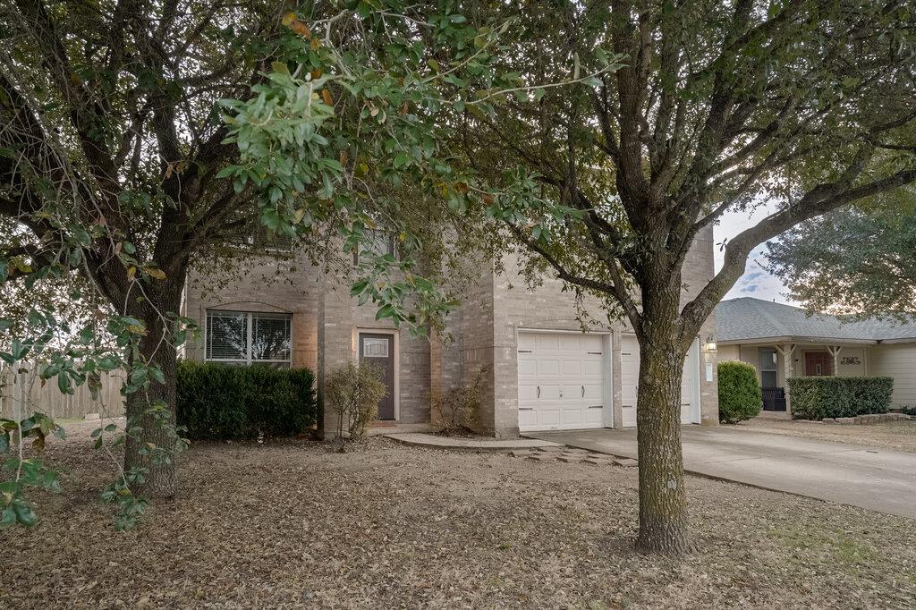 201 Creek Ledge Dr, Hutto, TX 78634