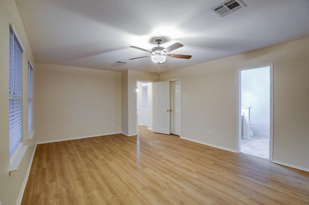 201 Creek Ledge Dr, Hutto, TX 78634