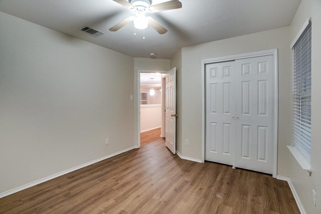 201 Creek Ledge Dr, Hutto, TX 78634