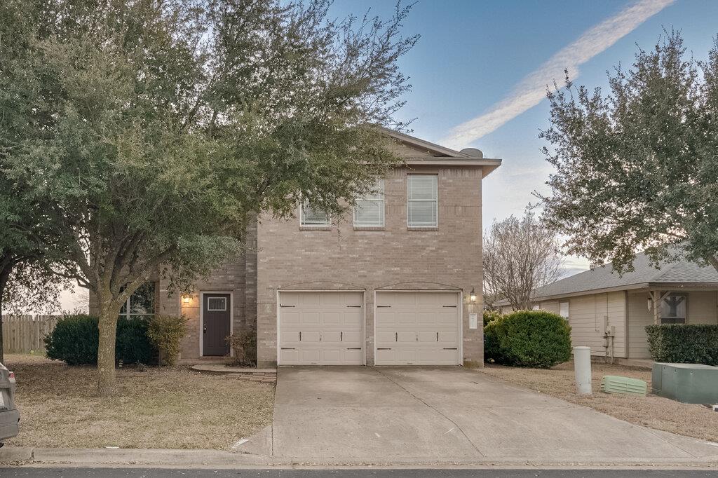 201 Creek Ledge Dr, Hutto, TX 78634
