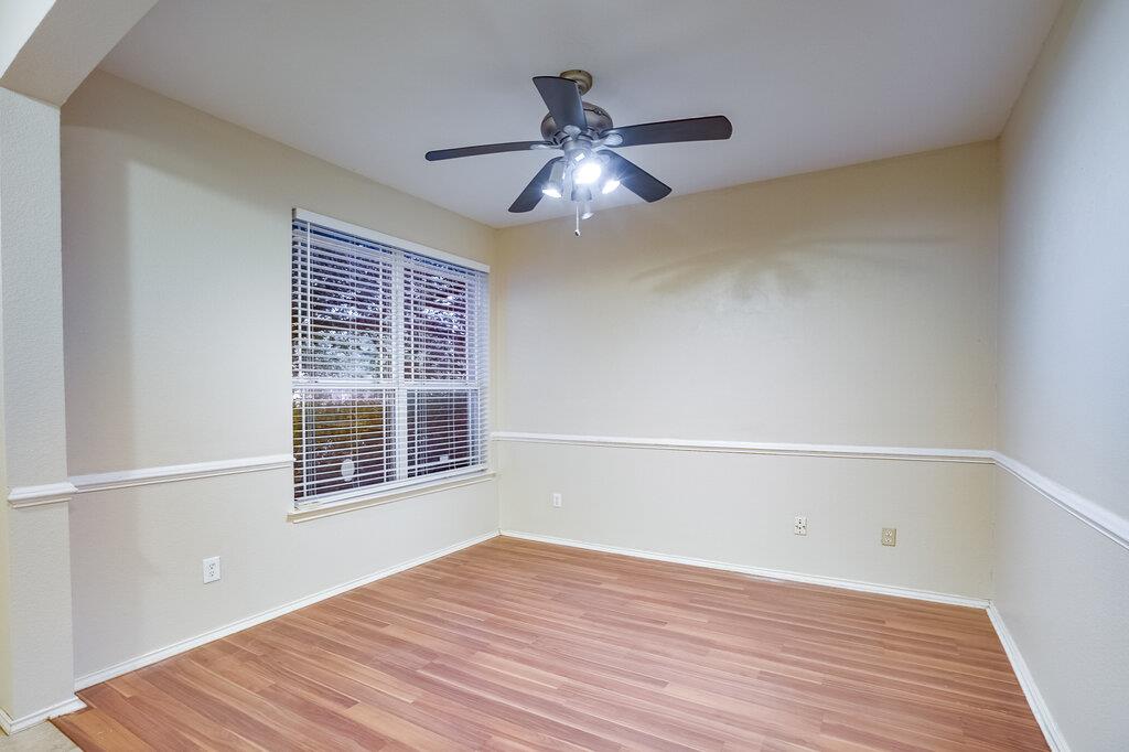 201 Creek Ledge Dr, Hutto, TX 78634