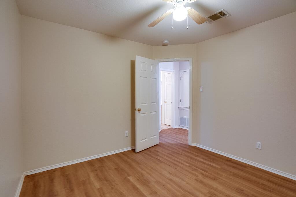 201 Creek Ledge Dr, Hutto, TX 78634