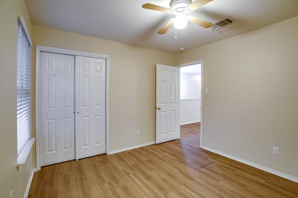 201 Creek Ledge Dr, Hutto, TX 78634