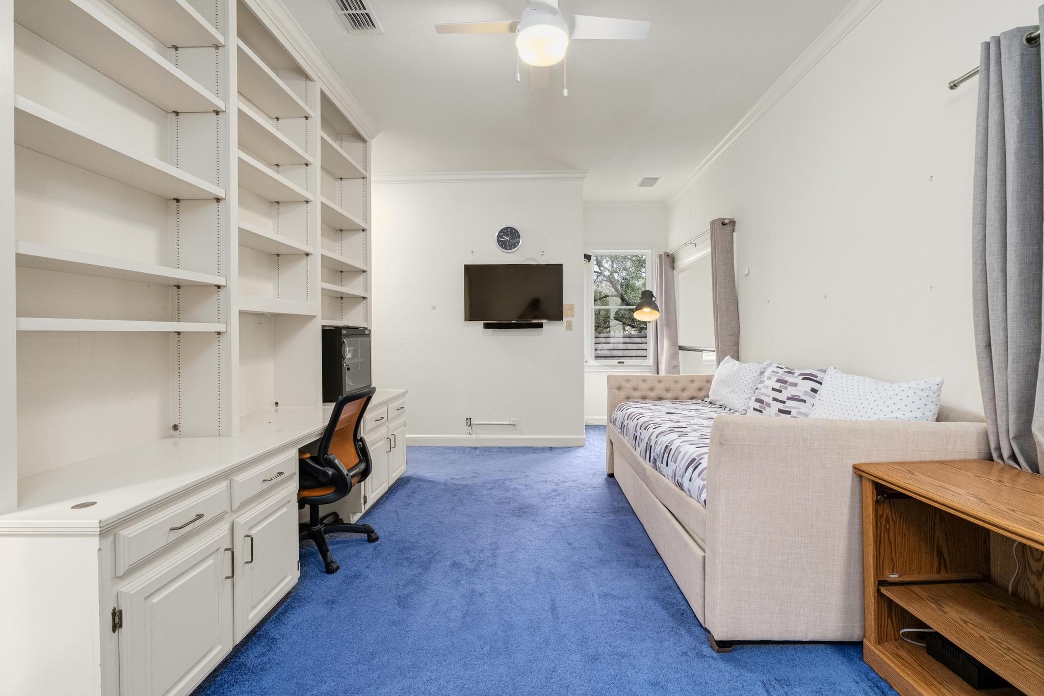 902 W 18th St # B, Austin, TX 78701