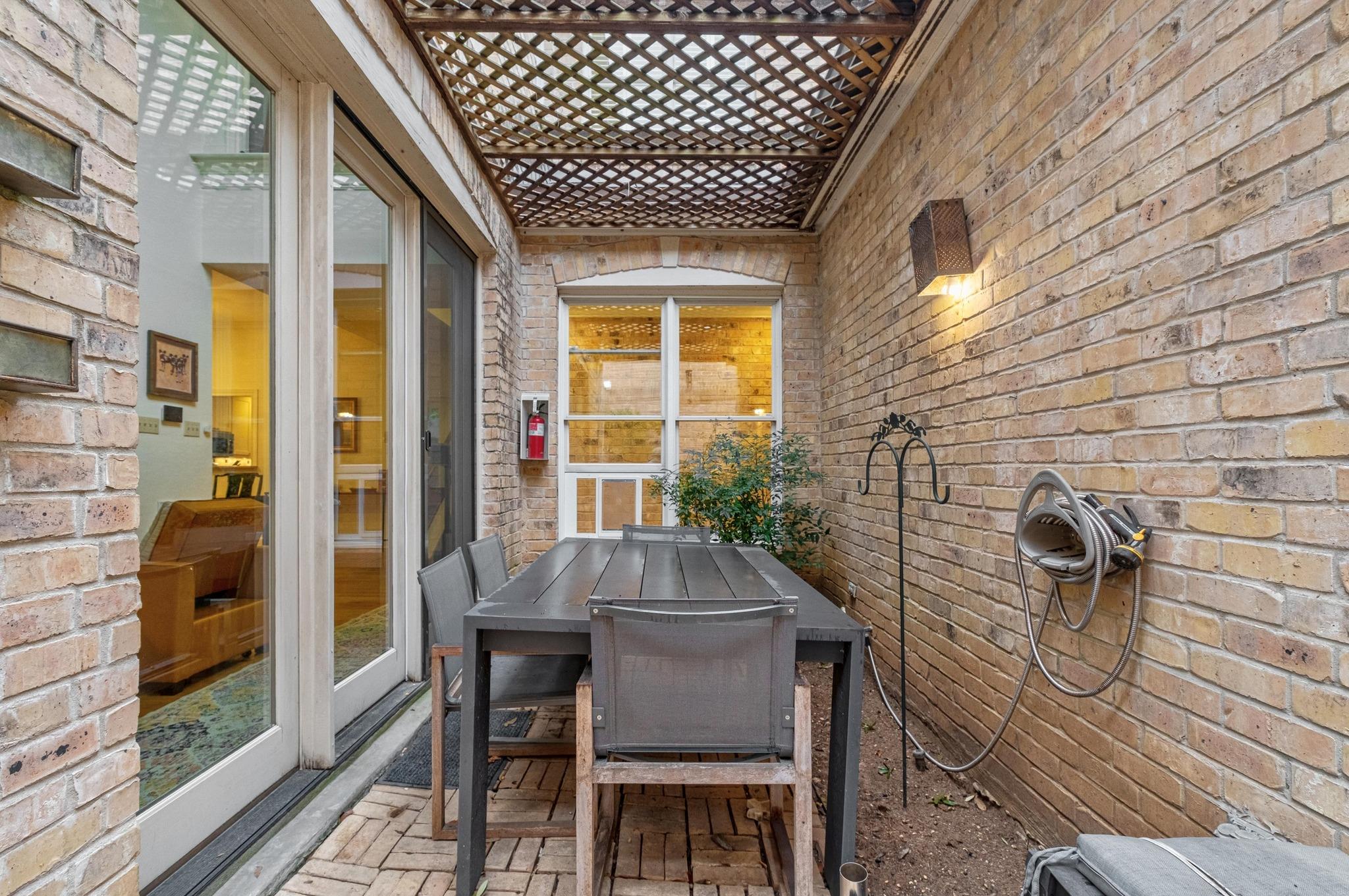 902 W 18th St # B, Austin, TX 78701