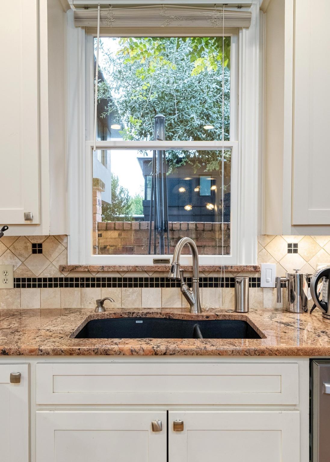 902 W 18th St # B, Austin, TX 78701